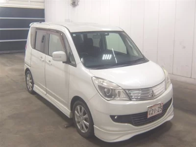 MITSUBISHI DELICA D2