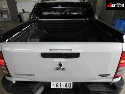 MITSUBISHI TRITON