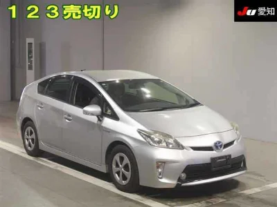 TOYOTA PRIUS