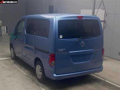 NISSAN NV200
