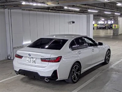 BMW 3 SERIES