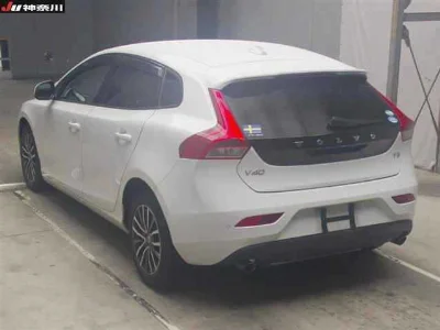 VOLVO V40