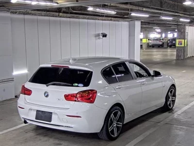 BMW 1 SERIES