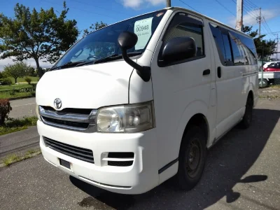 TOYOTA HIACE VAN