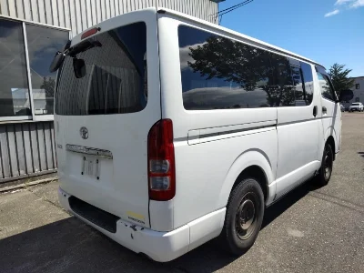 TOYOTA HIACE VAN