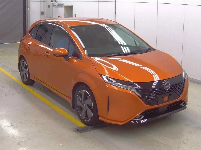 NISSAN AURA