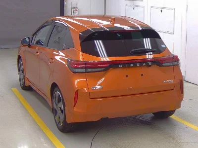 NISSAN AURA