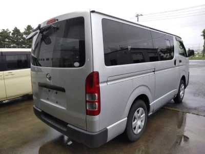 TOYOTA HIACE VAN