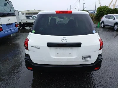 MAZDA FAMILIA