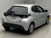 Цена авто Toyota Yaris с аукционов Японии, номер кузова MXPH10, пробег 117 000, оценка 8