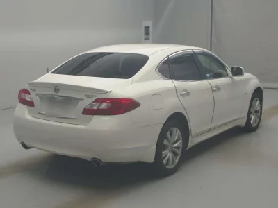 NISSAN FUGA