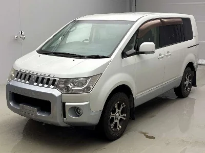 MITSUBISHI DELICA D5
