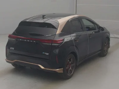 NISSAN AURA