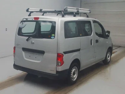 NISSAN NV200