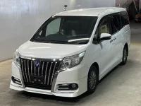 Цена авто Toyota Esquire с аукционов Японии, номер кузова ZWR80G, пробег 170 000, оценка 2