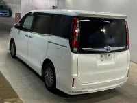 Цена авто Toyota Esquire с аукционов Японии, номер кузова ZWR80G, пробег 170 000, оценка 2