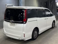 Цена авто Toyota Esquire с аукционов Японии, номер кузова ZWR80G, пробег 170 000, оценка 2