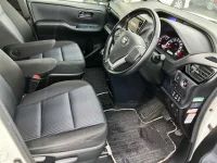 Цена авто Toyota Voxy с аукционов Японии, номер кузова ZRR80W, пробег 80 000, оценка 6