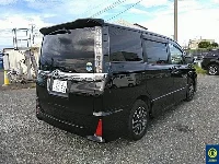 Цена авто Toyota Voxy с аукционов Японии, номер кузова ZRR80W, пробег 78 000, оценка 2