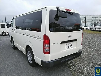 TOYOTA HIACE VAN