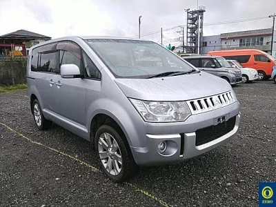 MITSUBISHI DELICA D5