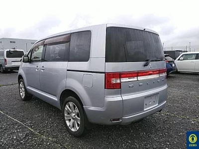 MITSUBISHI DELICA D5
