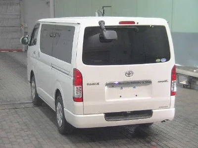TOYOTA HIACE VAN