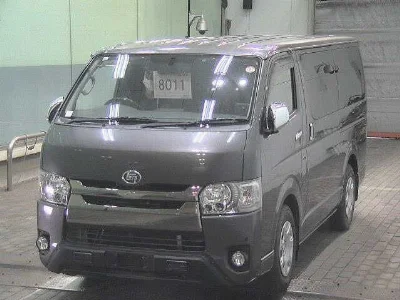 TOYOTA HIACE VAN