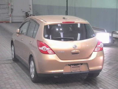 NISSAN TIIDA