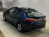 Цена авто Honda Grace с аукционов Японии, номер кузова GM4, пробег 95 000, оценка 4