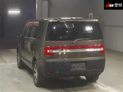 MITSUBISHI DELICA D5