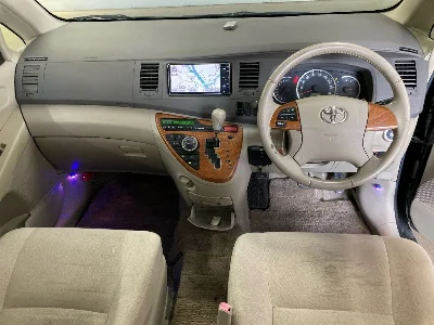 TOYOTA ISIS