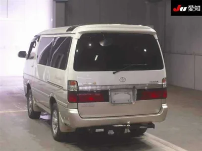 TOYOTA HIACE