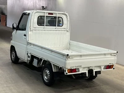 NISSAN CLIPPER TRUCK