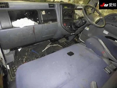 MITSUBISHI CANTER