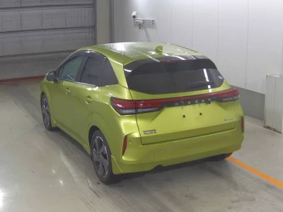 NISSAN AURA