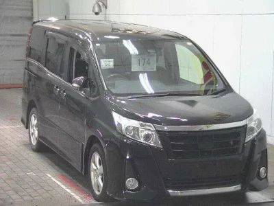 TOYOTA NOAH