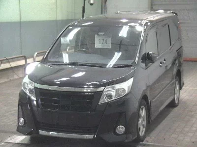 TOYOTA NOAH