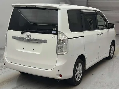 Статистика аукционов Toyota Noah