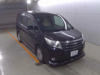 TOYOTA NOAH