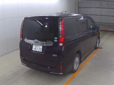 TOYOTA NOAH