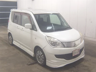 MITSUBISHI DELICA D2