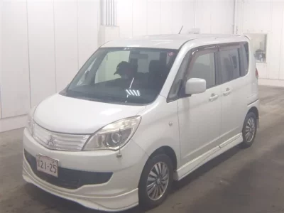 MITSUBISHI DELICA D2