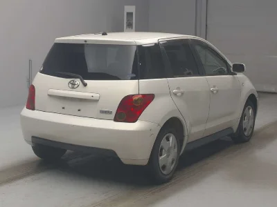 TOYOTA IST
