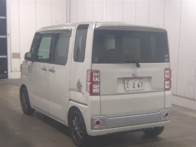 DAIHATSU WAKE
