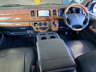 TOYOTA REGIUS ACE VAN