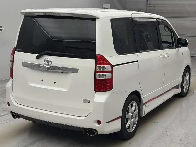 Статистика аукционов Toyota Noah
