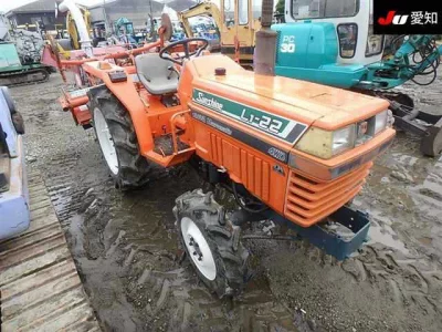 KUBOTA KUBOTA