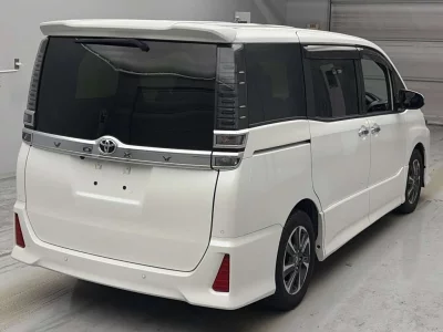 Статистика аукционов Toyota Voxy