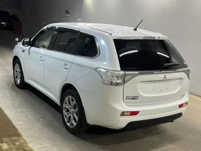 MITSUBISHI OUTLANDER PHEV
